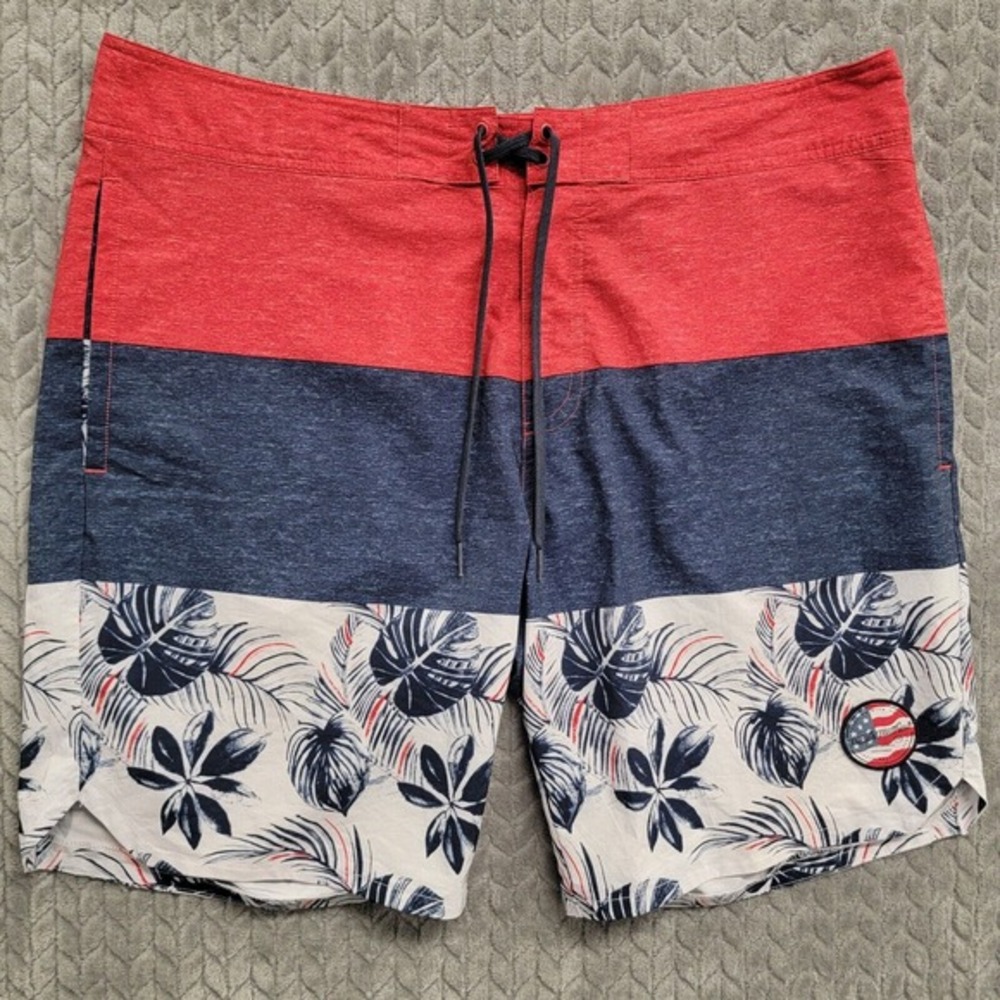 Travis Mathew Board Shorts Mens 40 Red White Blue Hawaiian‎ Swim Trunks